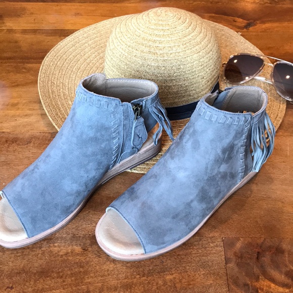 Anthropologie Shoes - Anthropologie Gee Wawa Fringe Leather Sandal
